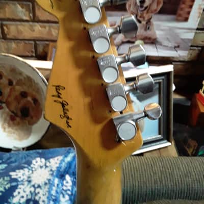 Fender Custom Shop Rory Gallagher Tribute Stratocaster 2004 - Present - 3-Color Sunburst image 9