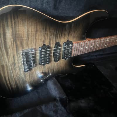 Suhr Modern Plus HSH with Pau Ferro Fretboard Flamed Top Trans Charcoal Burst image 4