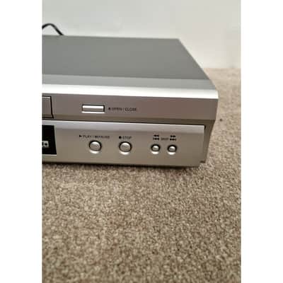 Hitachi DV-P305E - Media Player - Excellent w/ Original Box image 2