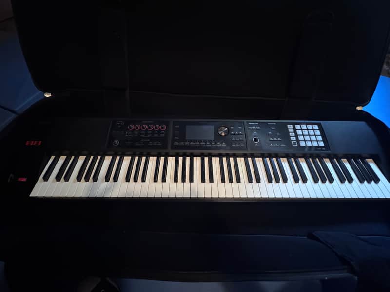 Roland FA-08 88-Key Music Workstation 2014 - Present - Black image 1