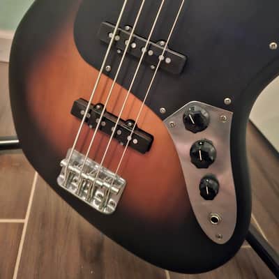 Squier 40th Anniversary Vintage Edition Jazz Bass 2022 - Present - Satin Wide 2-Color Sunburst image 2