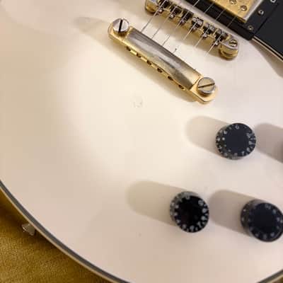 Epiphone Les Paul Custom Pro - White image 10