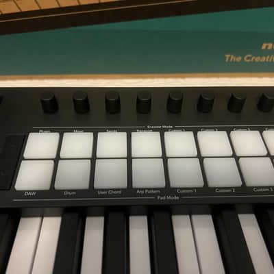 Novation Launchkey 49 MKIV MIDI Keyboard Controller 2024 - Present - Black image 3