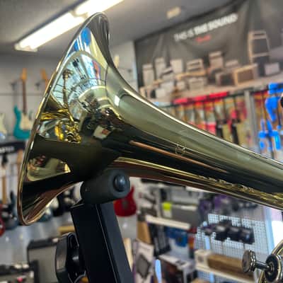 Conn-Selmer Alto Horn in Eb CAH311 w/Deluxe Case & FREE Hercules Stand image 5