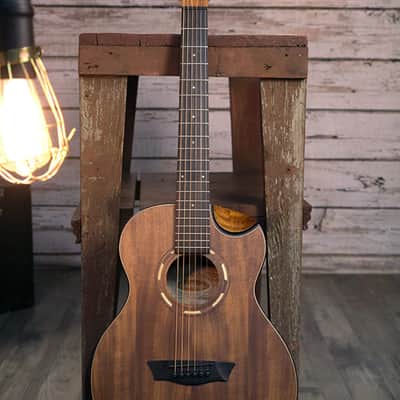 Washburn Comfort G-MINI Travel Acoustic Guitar - Natural image 5