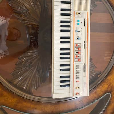 Casio MT-52 Casiotone 44-Key Synthesizer 1980s - White