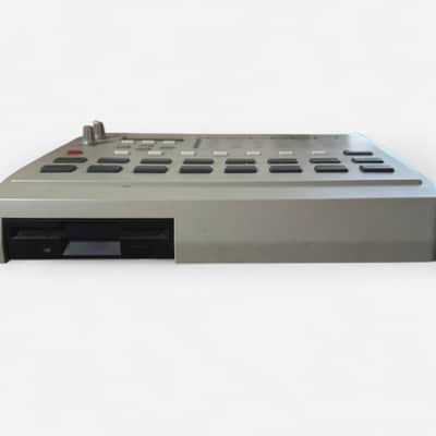 Akai S20 Stereo Phrase Sampler w/ 16MB memory + user Manual 1997 - White image 5