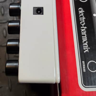 Electro-Harmonix Deluxe Big Muff Pi Distortion Fuzz / Sustainer Mids 2014 - Present - Black / Red image 5