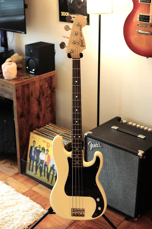 Greco Fujigen Spacy Sound 1980 Vintage White P Bass w/Fender Gig Bag image 1