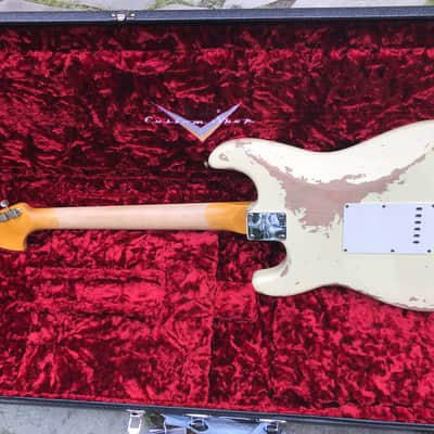 2022 Fender Custom Shop 1967 Stratocaster Heavy Relic Aged Vintage White image 5