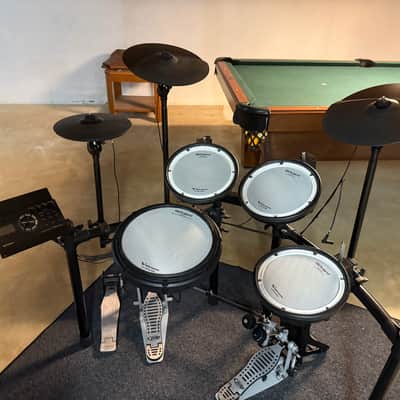 Roland TD-17KV V-Drum Kit with Mesh Pads (Accessories Included) image 15