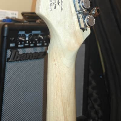 Squier by Fender Hello kitty Stratocaster image 5