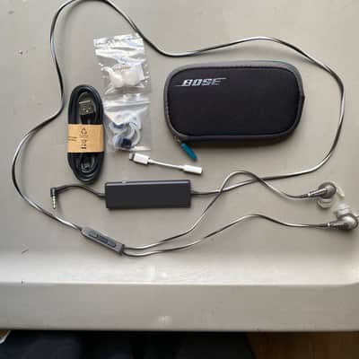 Bose Quietcomfort 20i Noise Canceling Headphones image 1