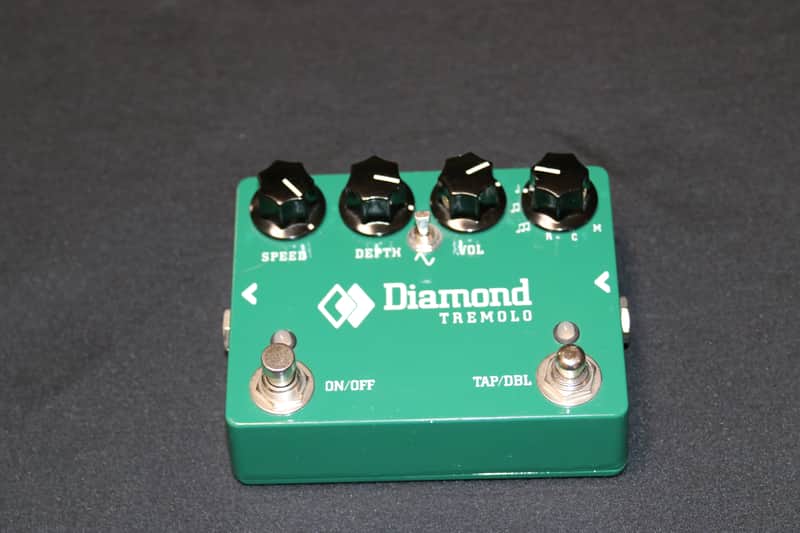Diamond Tremolo 2000s - Green image 1