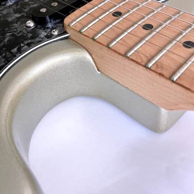 G&L LEGACY 2005 - Light Metallic Lacquer image 4