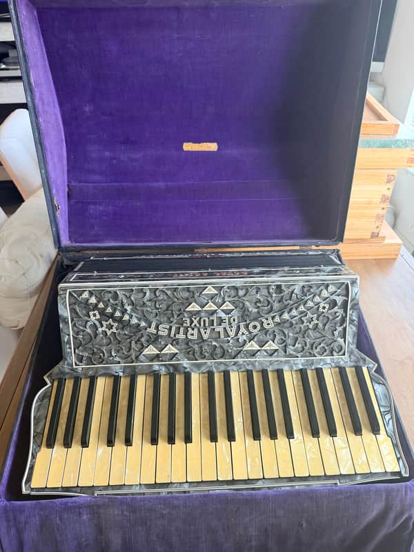 Vintage Royal Artist De Luxe IV German 41/120 Piano Accordion w/ Case image 1