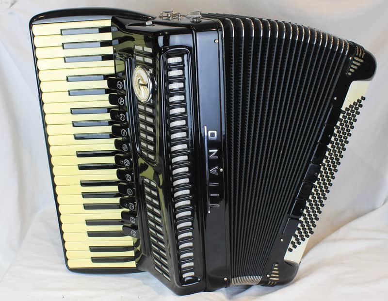 7100 - Black Titano Royal Tone Chamber Piano Accordion LMMH | Reverb