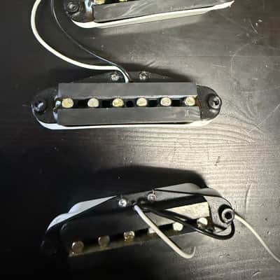 Fender MIM Ceramic Single Coil Pickups 2001 - White image 2