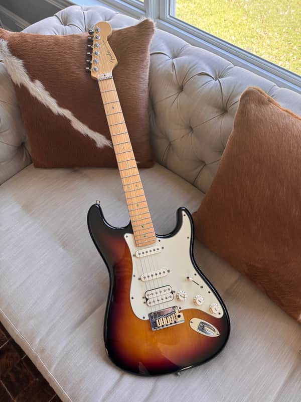 fenderr USA americanDX 50th ストラト Fender 50th Anniversary American Deluxe Stratocaster Sunburst 2004