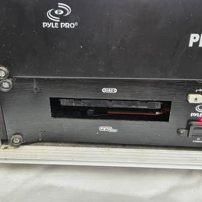 Pyle Pro PDJ1KT Dual CD Player & 2-Channel DJ Mixer in Road Case image 9