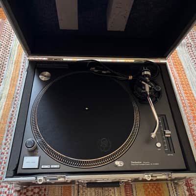 Technics SL- 1210 MK5 (with flight case) image 4