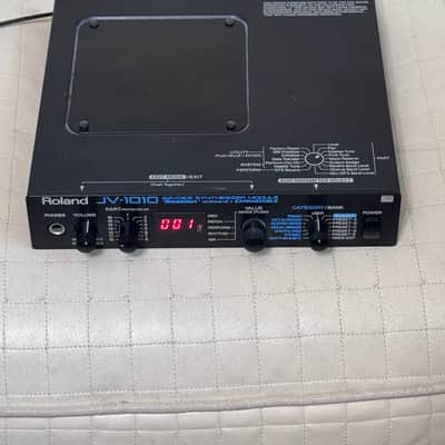 Roland JV-1010 64-Voice Synthesizer Module 1999 - 2003 - Black