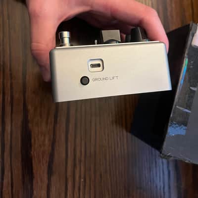 Darkglass Electronics Vintage Ultra v2 with Aux Input 2019 - Present - Silver image 3