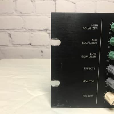 Yamaha EM1620 Powered Mixer image 5