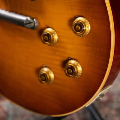 Gibson Custom Shop 1959 Les Paul Standard Murphy Lab Ultra Light Aged Electric Guitar - "AAA" Top Super-Light Mahogany - Sunburst with Hardshell Case - Demo image 13