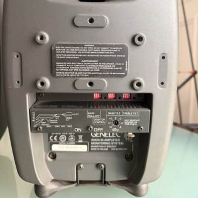 Genelec 8040A 6.5" Powered Nearfield Studio Monitor (Pair) 2005 - 2013 - Gray image 2