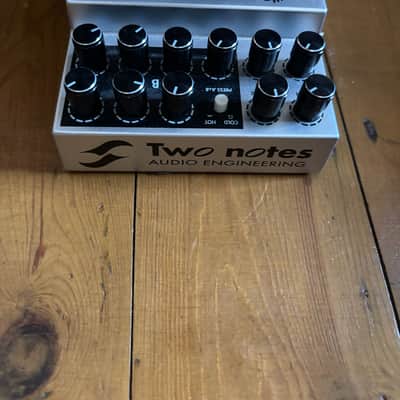 Two Notes Le Clean Dual Channel Tube Preamp 2010s - Silver image 4