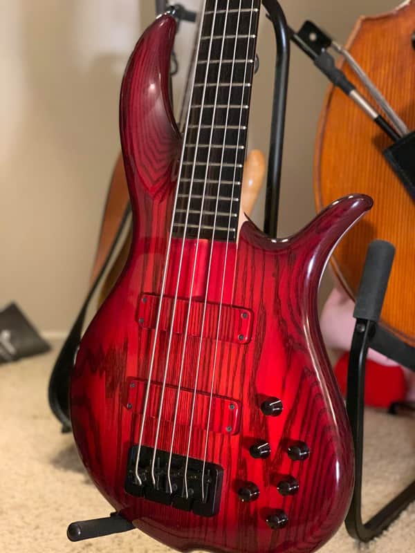 F bass BN5 Red image 1
