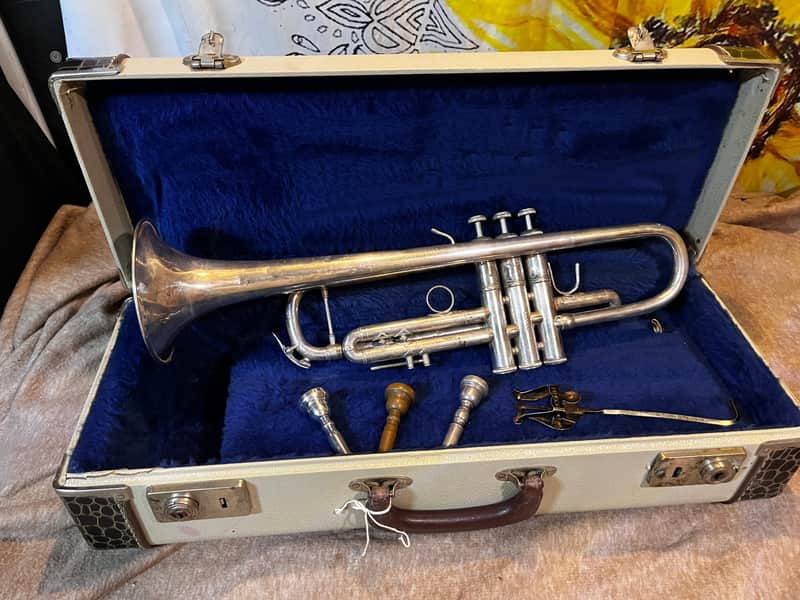 Bach 180S37 Model 37 Stradivarius Trumpet Silver-Plated w Case image 1