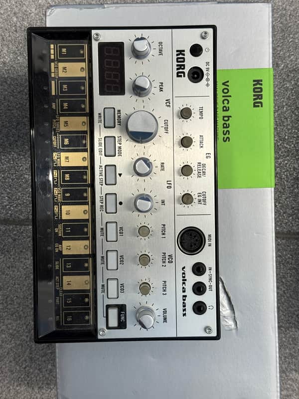 Korg Volca Bass Analog Bass Sequencer/Synthesizer 2013 - Present - Silver/Black image 1