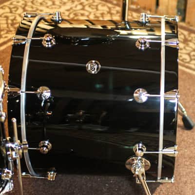 DW Performance Piano Black Lacquer 5pc Drum Set - 18x22, 8x10, 9x12, 12x14, 14x16 image 2