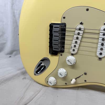 Fender Yngwie Malmsteen Signature Stratocaster Guitar with Case - signed! 1992 - Vintage White / Maple neck image 5