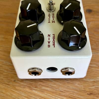Diamond Boost / EQ (4-Knob) 2025 - Present - White image 5