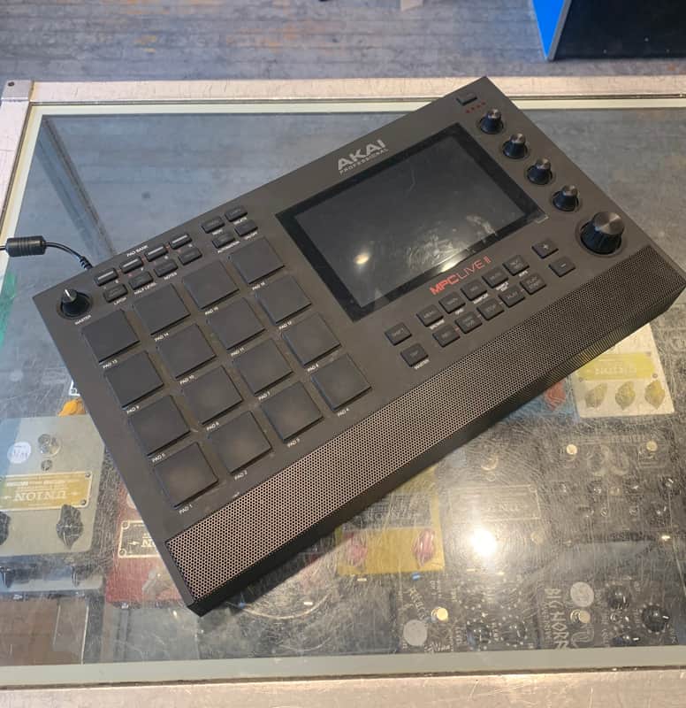 [美品] AKAI MPC Live 2 MPC Live II with Built-In Monitors | Akai Pro