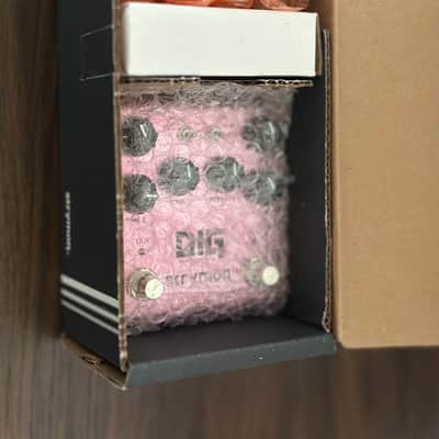 Strymon DIG Dual Digital Delay V2 2022 - Present - Pink image 9