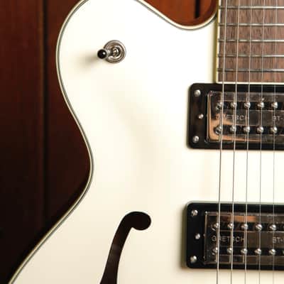 Gretsch G2622T Streamliner™ Center Block Double-Cut with Bigsby Vintage White image 7