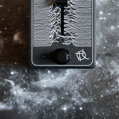 Volume division pedal Joy division Unknown pleasure Black Eye clean Boost image 6