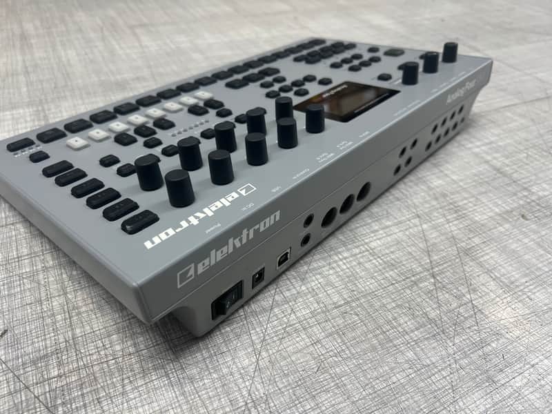 Elektron Analog Four MKII 4-Voice Tabletop Analog Synthesizer 2017 - Present - Grey image 1