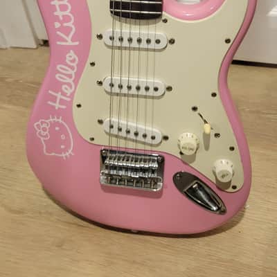 $1100 Squier Hello Kitty 3/4 Mini Stratocaster Electric Guitar image 2