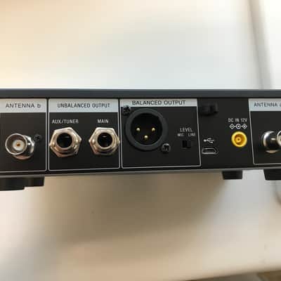 Sony DWZ-M50 Digital Vocal Wireless Package & DWZ-B30GB Digital Guitar Wireless System Black image 5