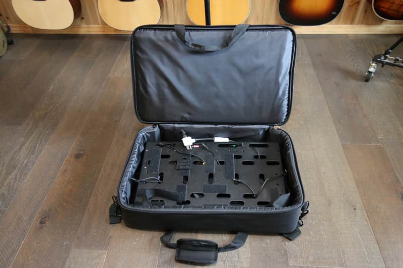 Voodoo Lab Dingbat Medium Pedalboard with Case & Voodoo Lab Pedal Power 2 Plus image 1