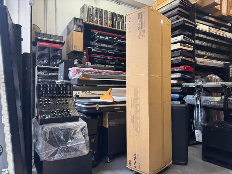 Korg Kronos 3 88-key Keyboard Music Workstation Fully Weighted keys in box //ARMENS// image 1