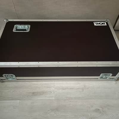Baloran The River - White, in excellent condition, with flightcase and original manual image 5