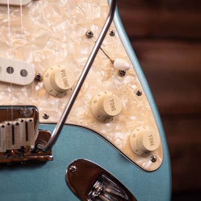 1997 Fender American Roadhouse Stratocaster – Teal Green Metallic image 10