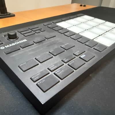 Native Instruments Maschine Mikro MKIII 2017 - Black image 2