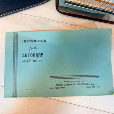 Oscar Schmidt Model 15 EBH/R 15-Chord Autoharp w/ Original Case & 1948 Instruction Book - Made in USA 1970's image 2